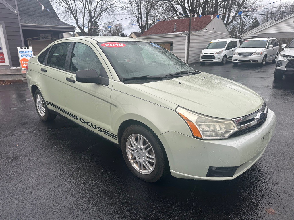 2010 Ford Focus Image 2