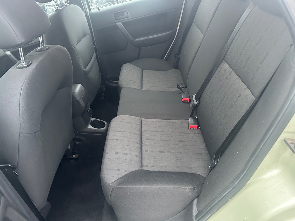 2010 Ford Focus Image 6