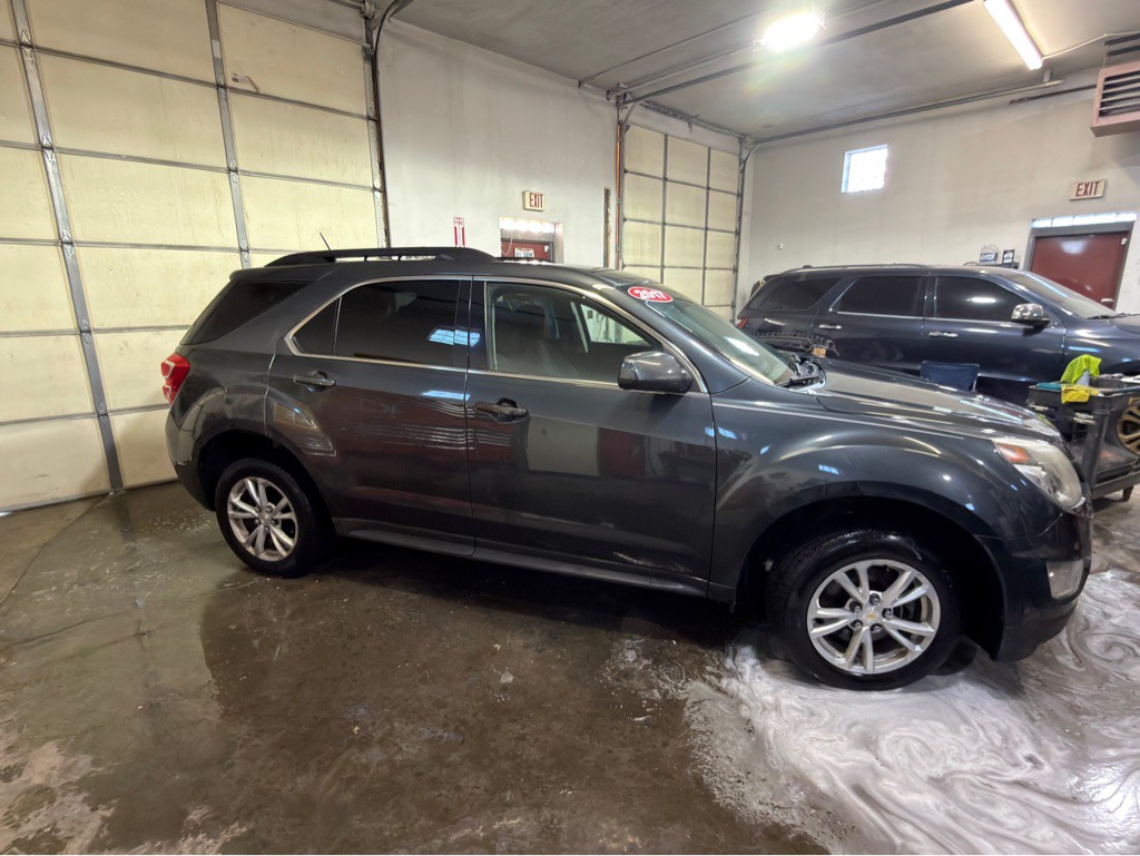2017 Chevrolet Equinox Image 3