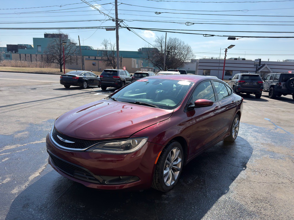 2016 Chrysler 200 Image 3
