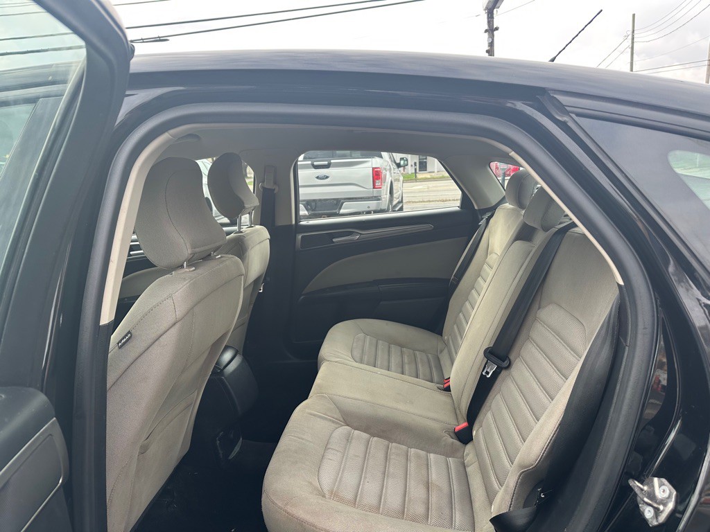 2017 Ford Fusion Image 6