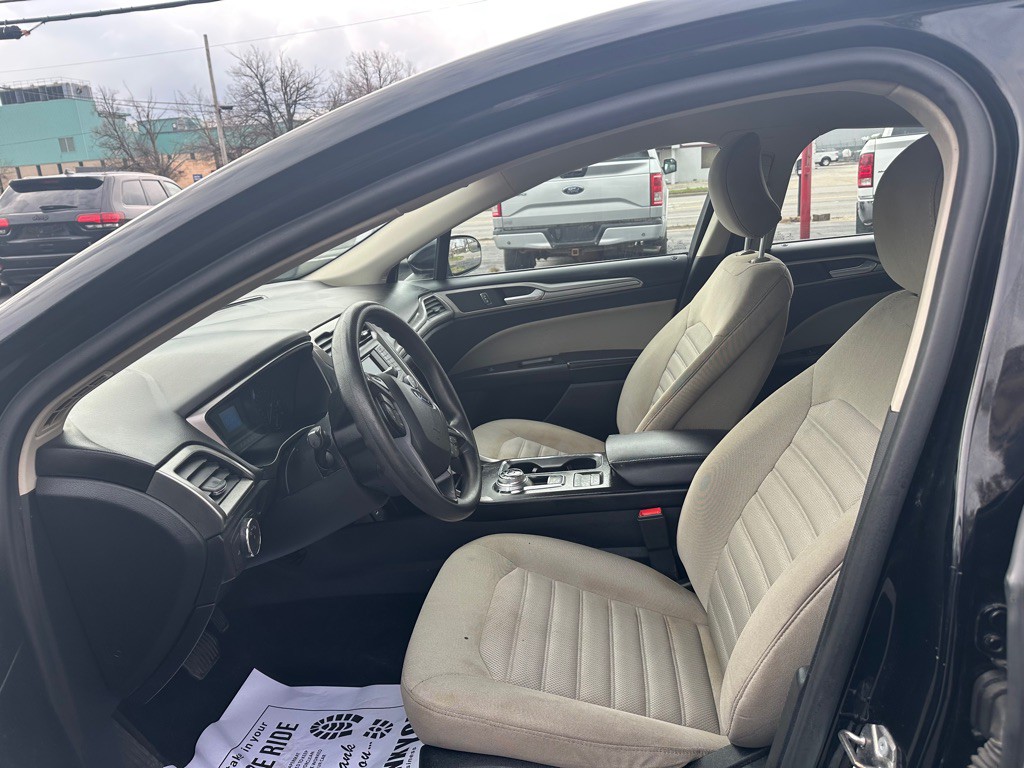 2017 Ford Fusion Image 8