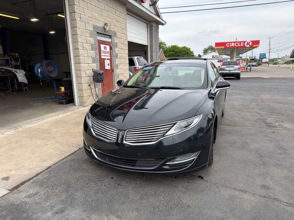2014 Lincoln MKZ Image 2