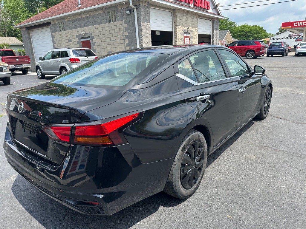 2022 Nissan Altima Image 5
