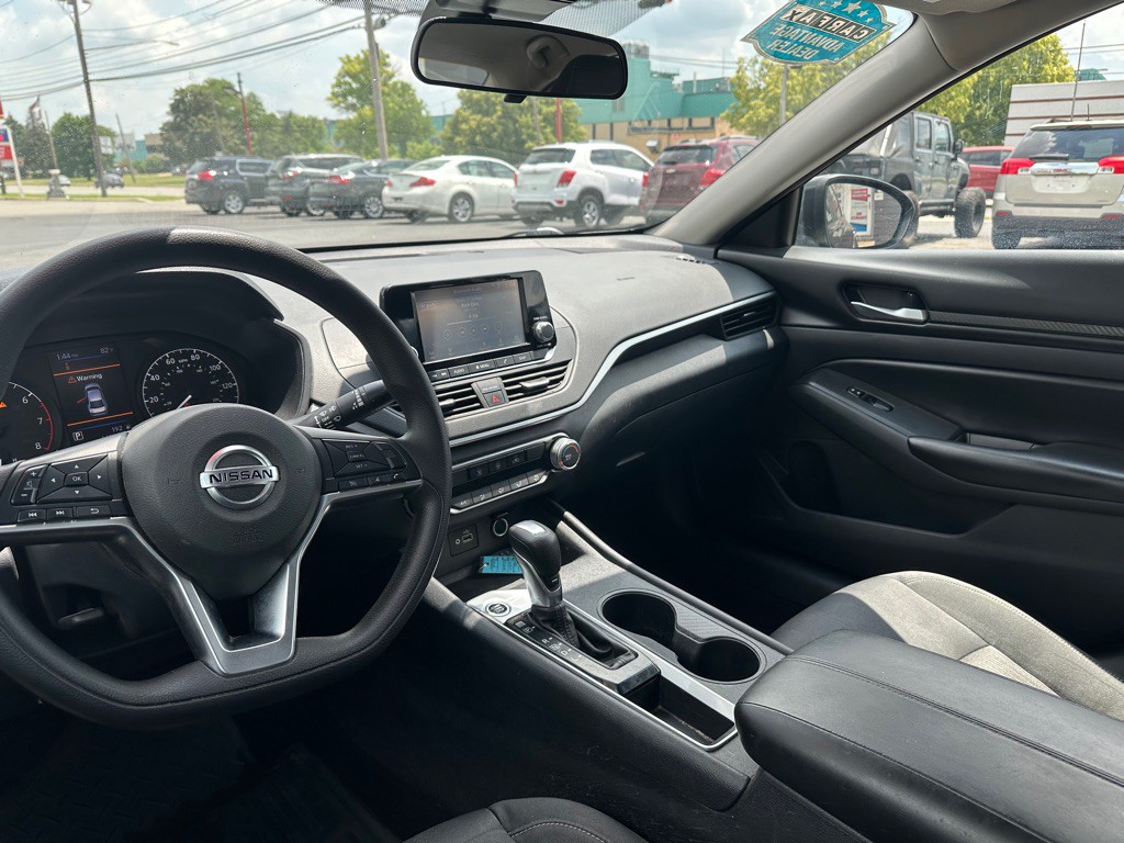 2022 Nissan Altima Image 7