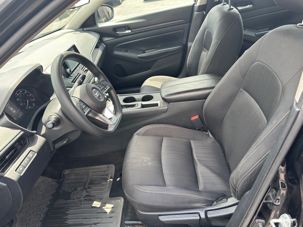 2022 Nissan Altima Image 8