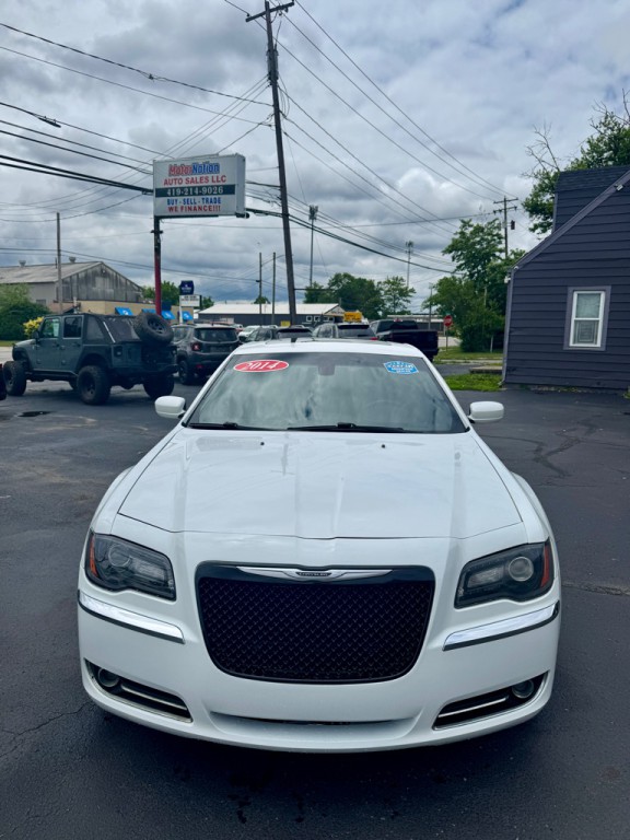 2014 Chrysler 300 Image 1