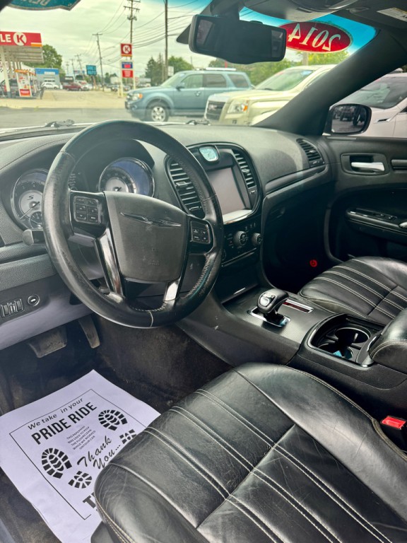 2014 Chrysler 300 Image 5