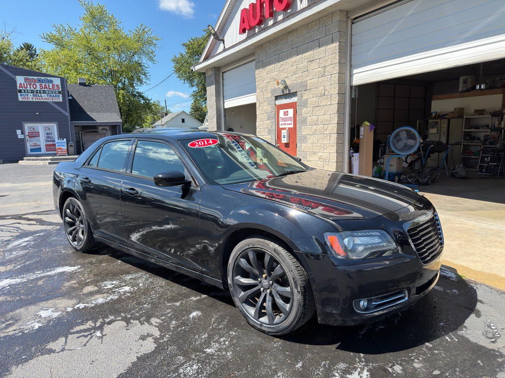2014 Chrysler 300 Image 3