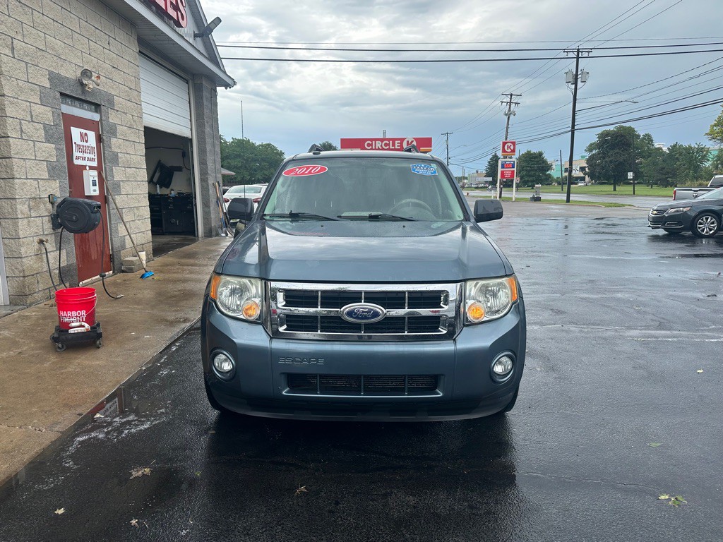 2010 Ford Escape Image 2