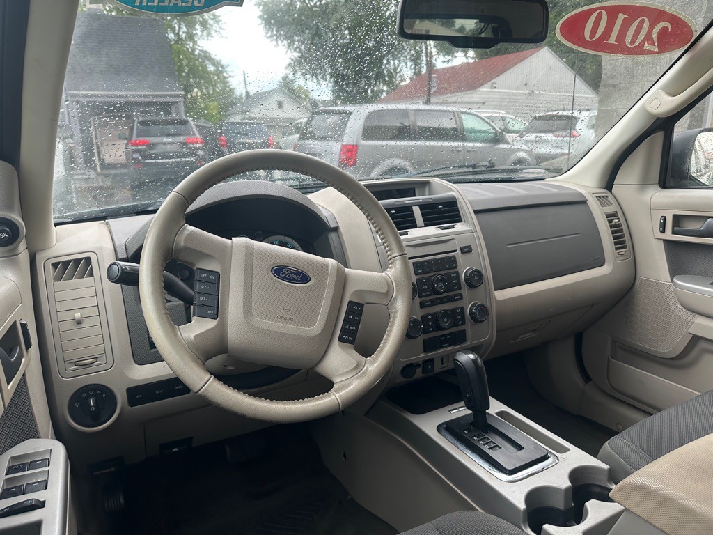 2010 Ford Escape Image 9