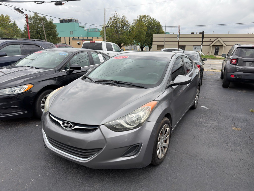 2013 Hyundai Elantra Image 3