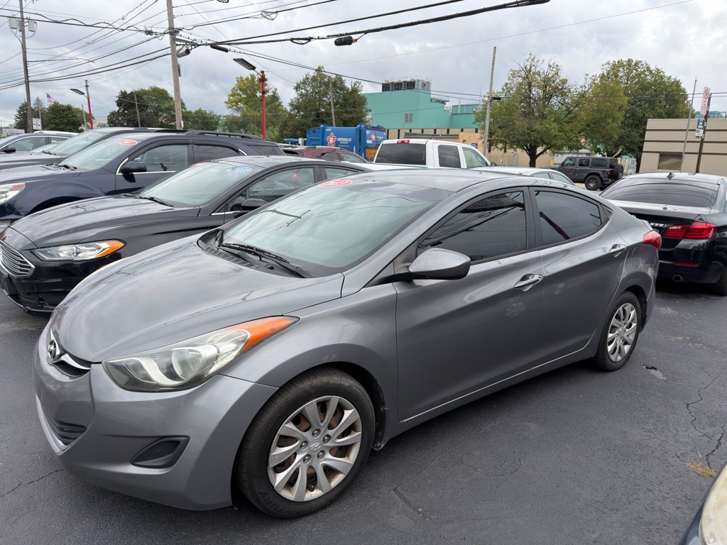 2013 Hyundai Elantra Image 4