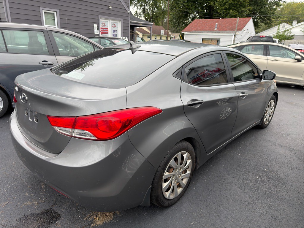 2013 Hyundai Elantra Image 6
