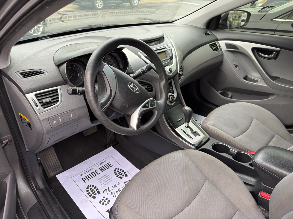 2013 Hyundai Elantra Image 9