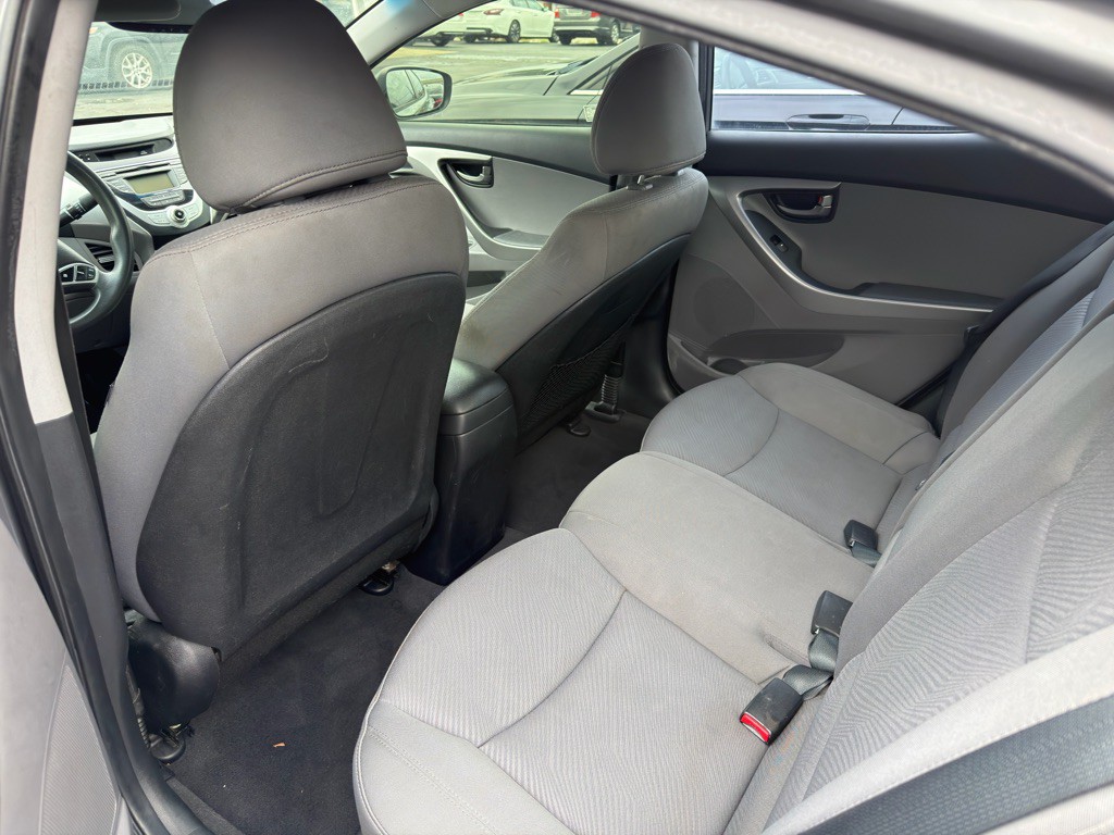 2013 Hyundai Elantra Image 10