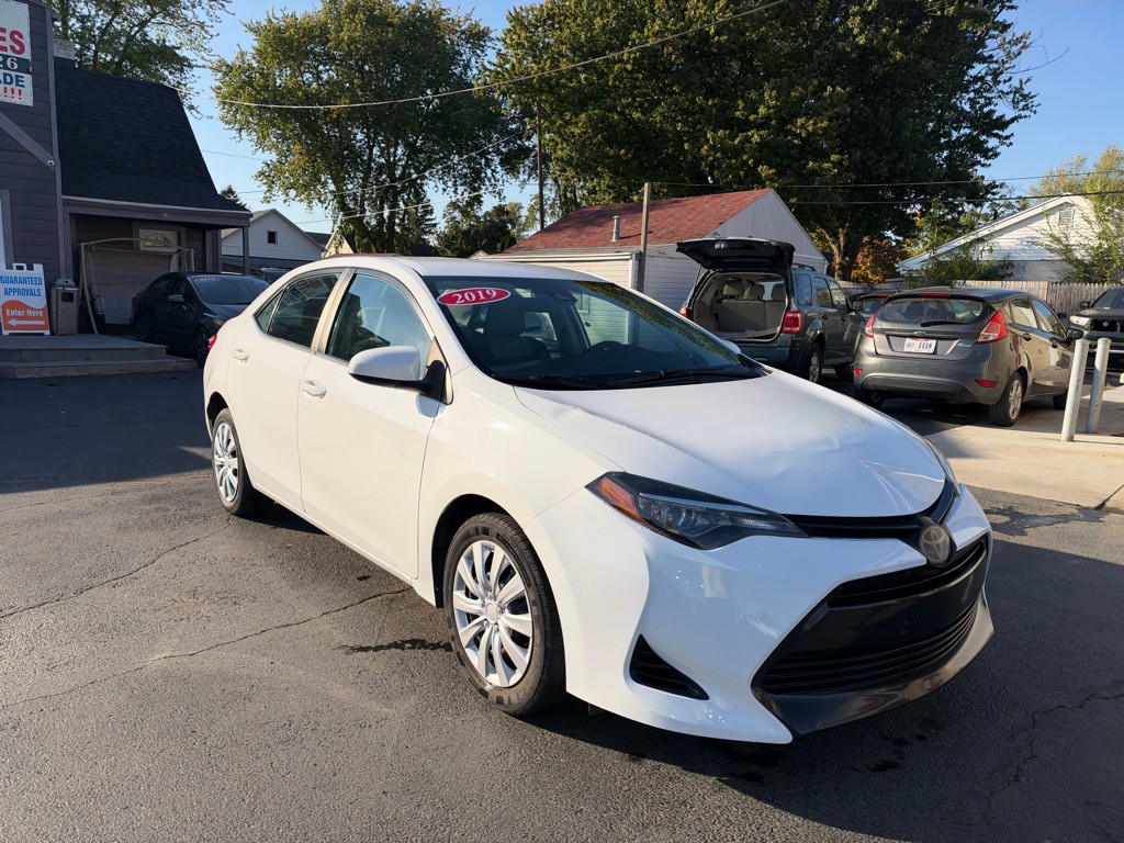 2019 Toyota Corolla Image 2
