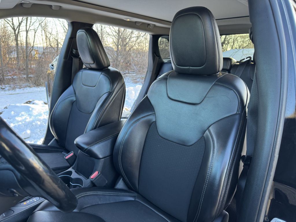 2019 Jeep Cherokee Image 7