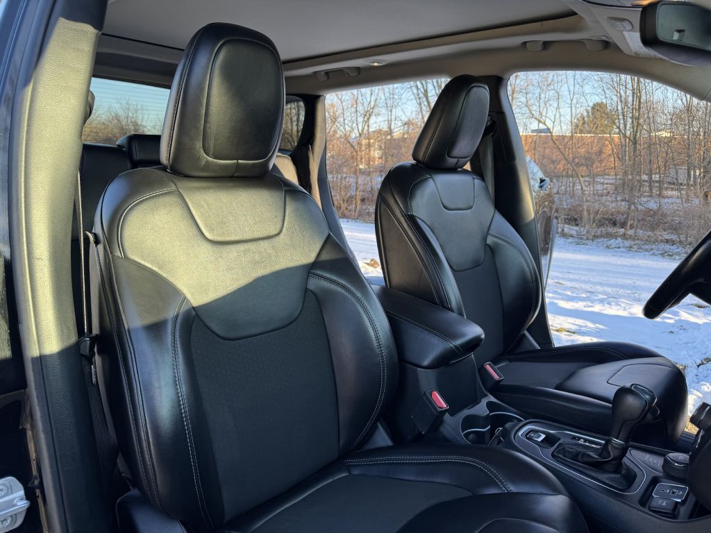 2019 Jeep Cherokee Image 10