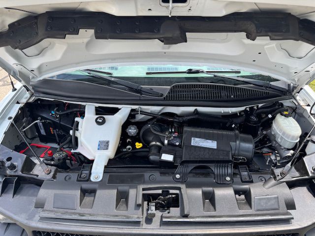 2017 Chevrolet Express Image 9