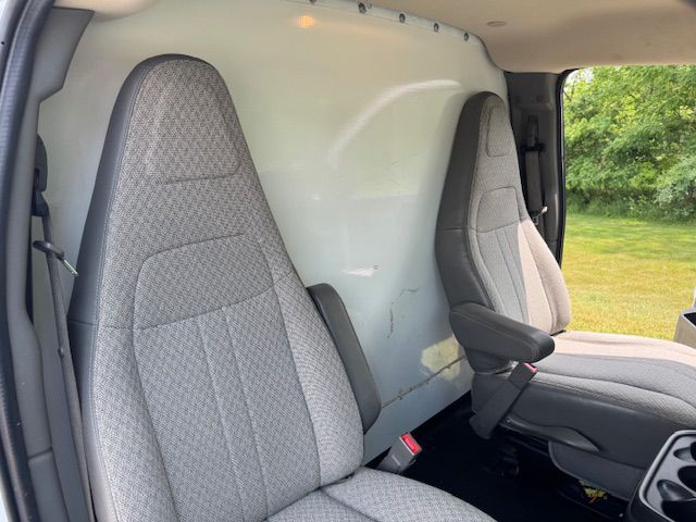 2017 Chevrolet Express Image 16