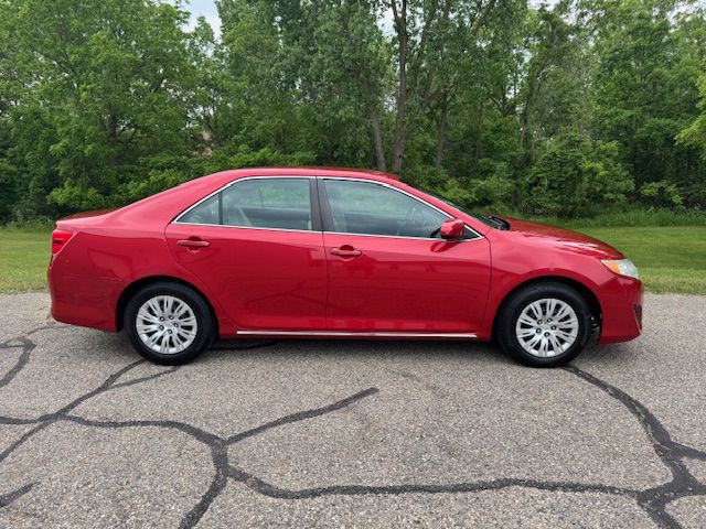2014 Toyota Camry Image 6