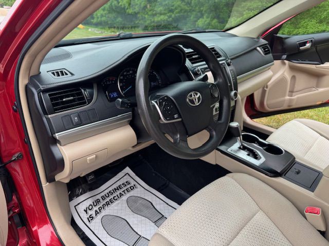 2014 Toyota Camry Image 10