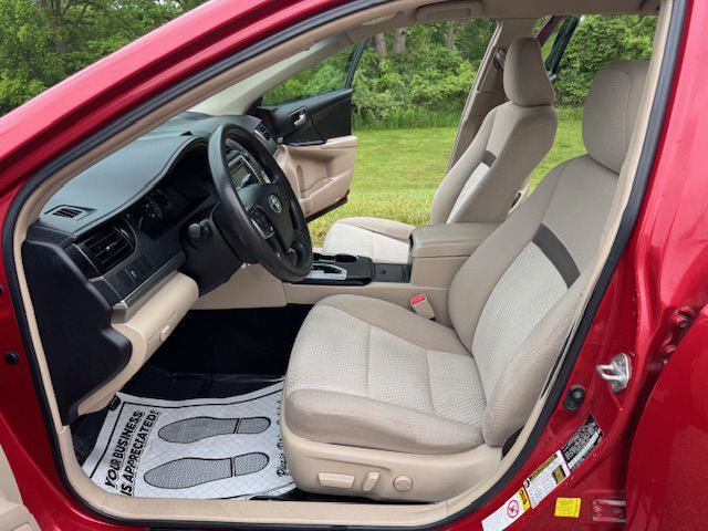 2014 Toyota Camry Image 12