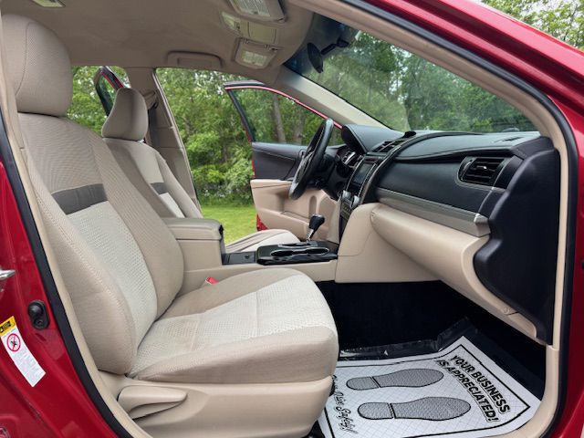 2014 Toyota Camry Image 14