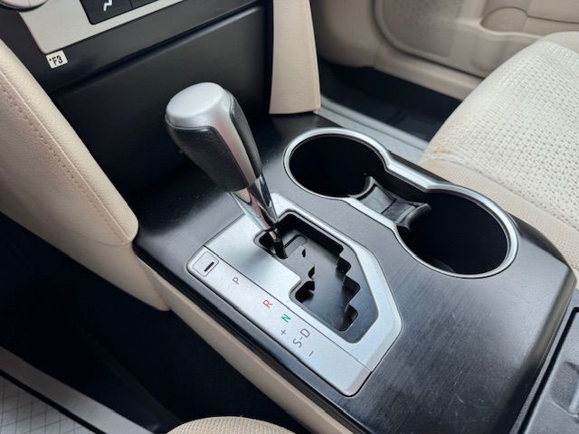 2014 Toyota Camry Image 20