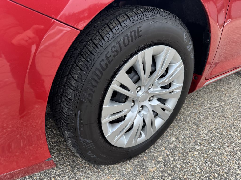 2014 Toyota Camry Image 9