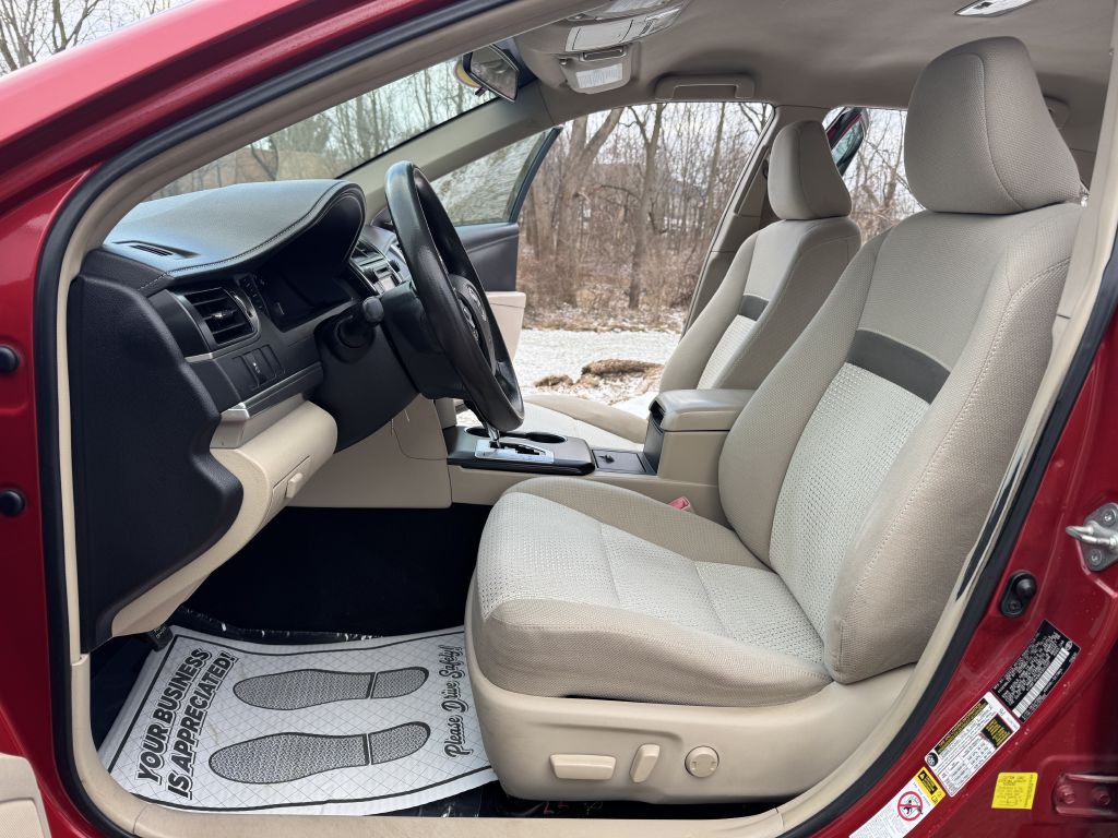 2014 Toyota Camry Image 11
