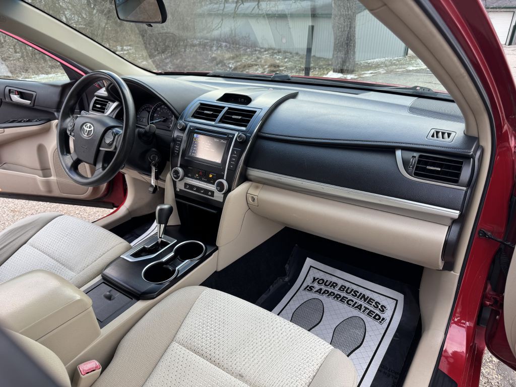 2014 Toyota Camry Image 13