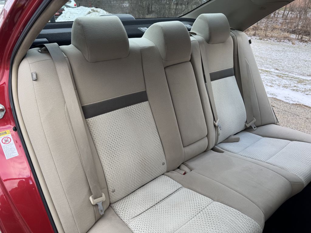 2014 Toyota Camry Image 18