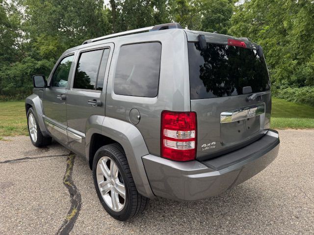 2012 Jeep Liberty Image 3