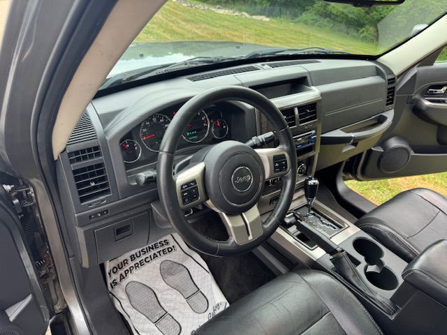 2012 Jeep Liberty Image 10