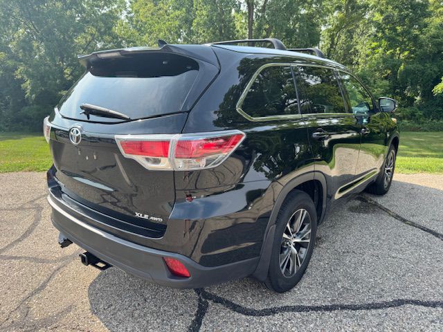 2016 Toyota Highlander Image 4