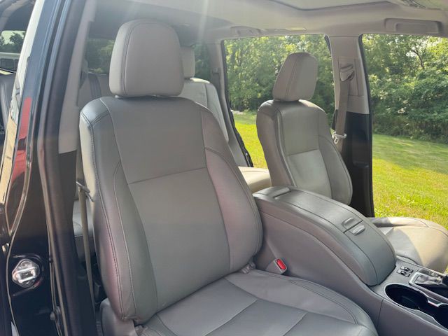 2016 Toyota Highlander Image 16