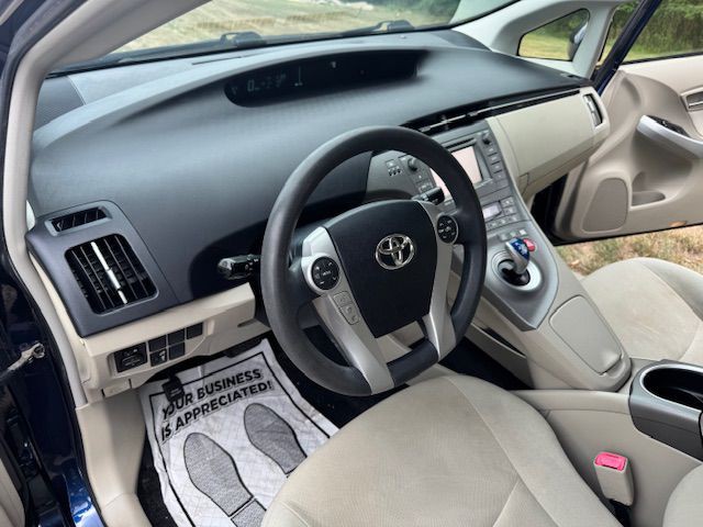 2012 Toyota Prius Image 10