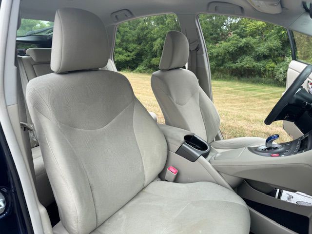 2012 Toyota Prius Image 15