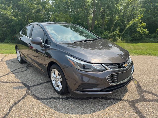 2016 Chevrolet Cruze Image 2