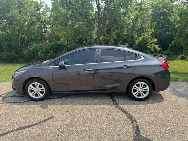 2016 Chevrolet Cruze Image 3