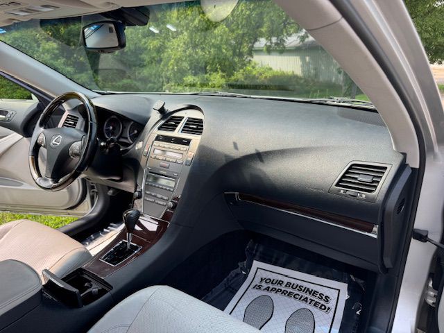 2012 Lexus ES Image 14