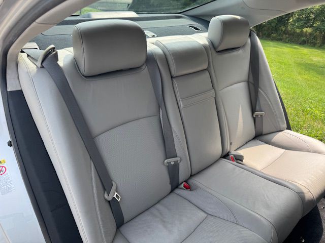 2012 Lexus ES Image 19