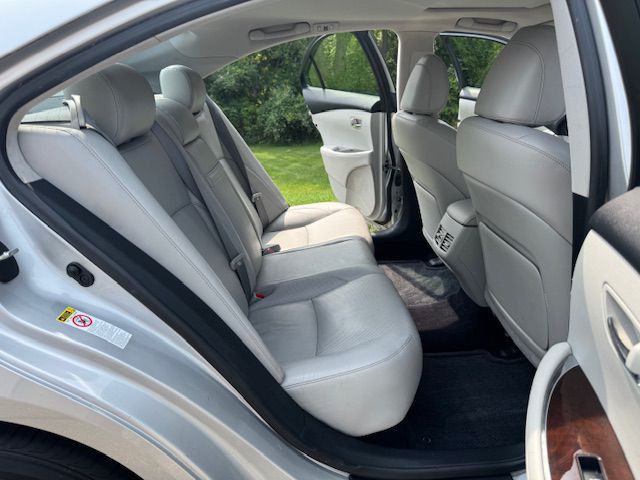 2012 Lexus ES Image 20