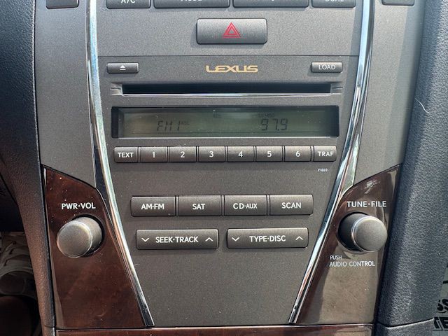 2012 Lexus ES Image 24