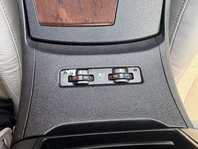 2012 Lexus ES Image 26
