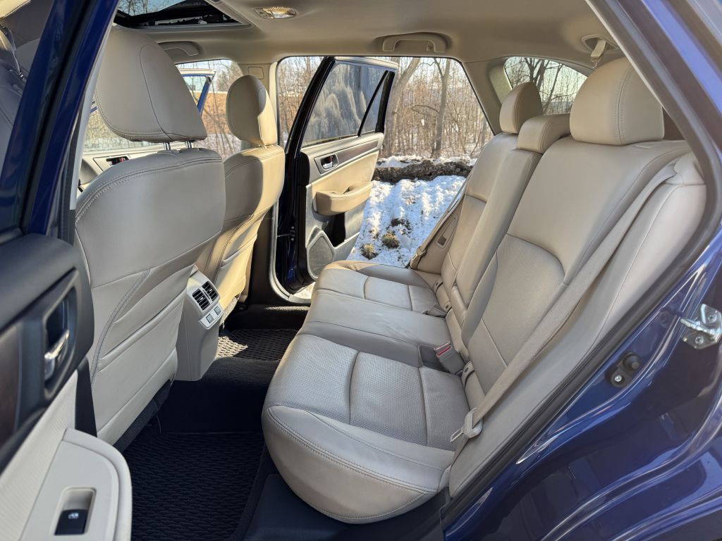 2015 Subaru Outback Image 17