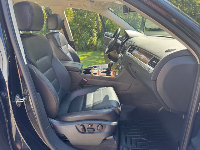 2016 Volkswagen Touareg Image 15
