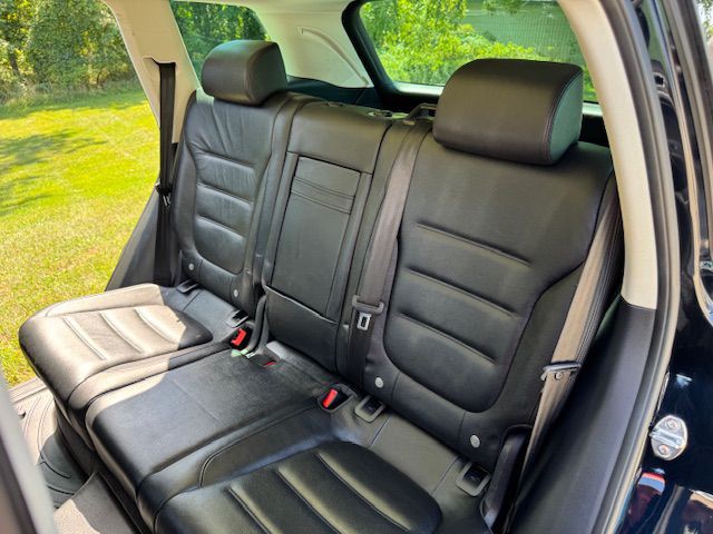 2016 Volkswagen Touareg Image 16